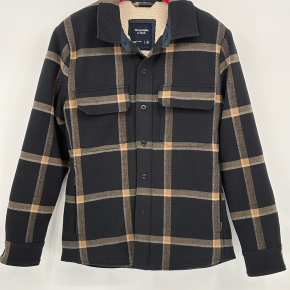 🧲 A&F Black and Tan Plaid Shirt Sherpa lined Jacket shacket